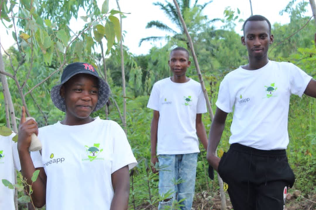 Photo: Our planters at Giko Hill, Burundi in May, 2022